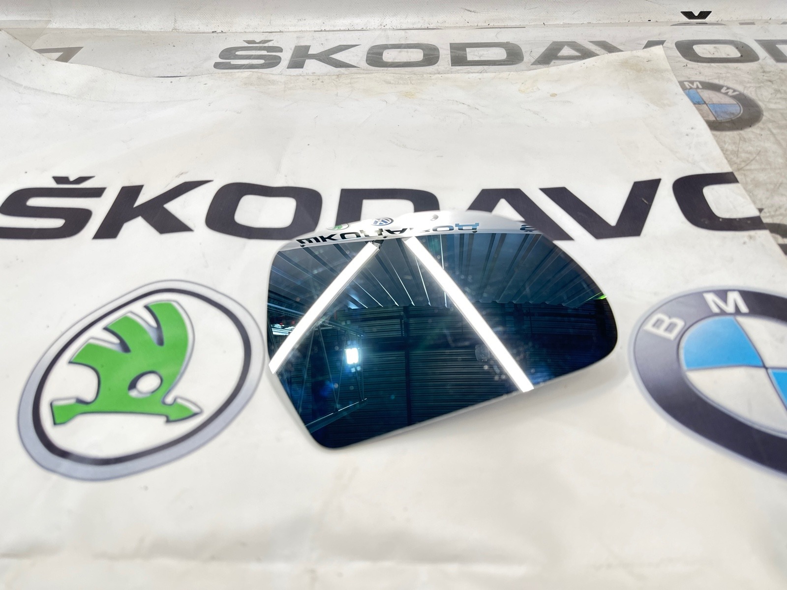 Зеркальный элемент, 1000 рублей, Москва