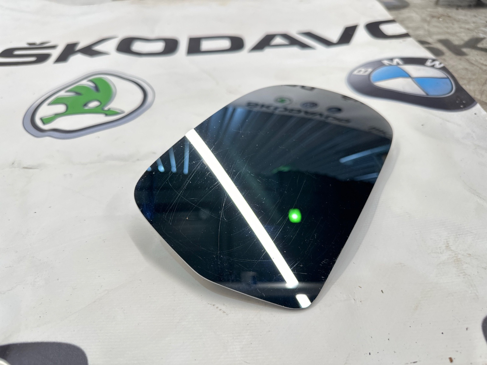 Зеркальный элемент, 1000 рублей, Москва