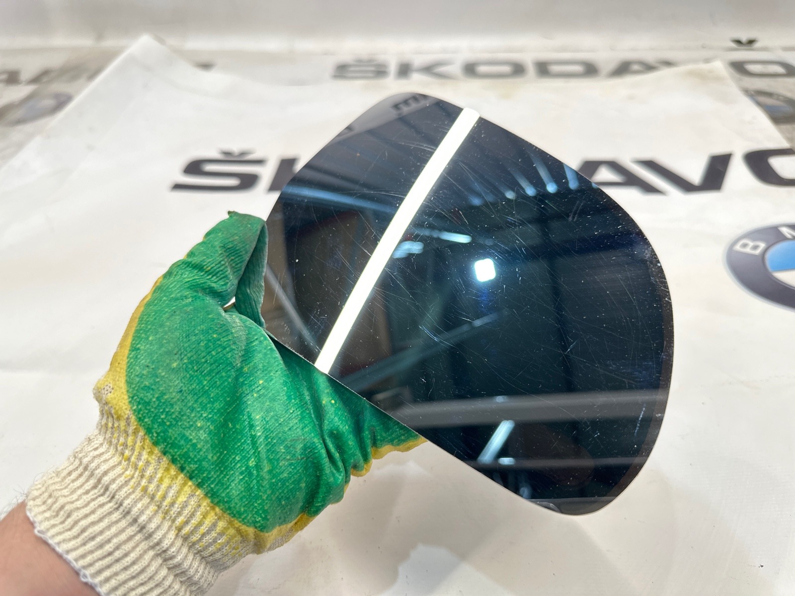 Зеркальный элемент, 1000 рублей, Москва