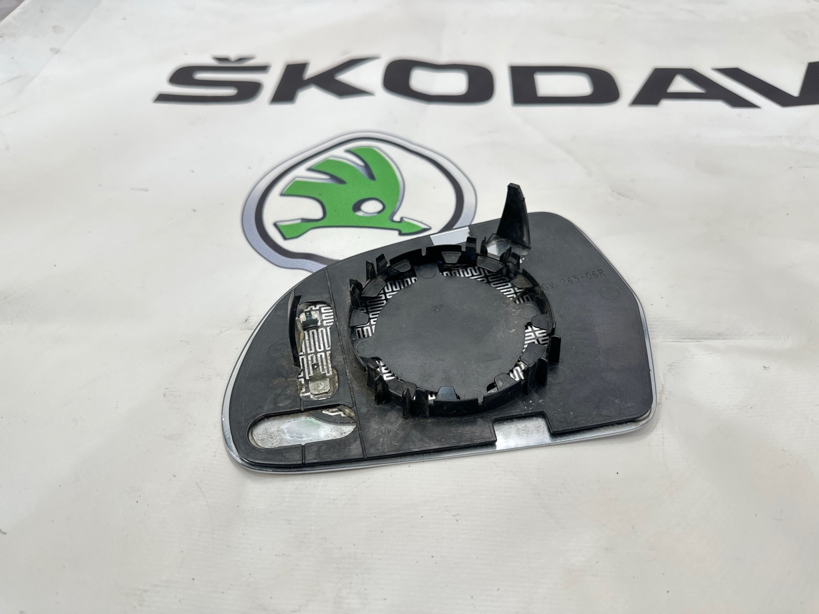 Зеркальный элемент, 1000 рублей, Москва