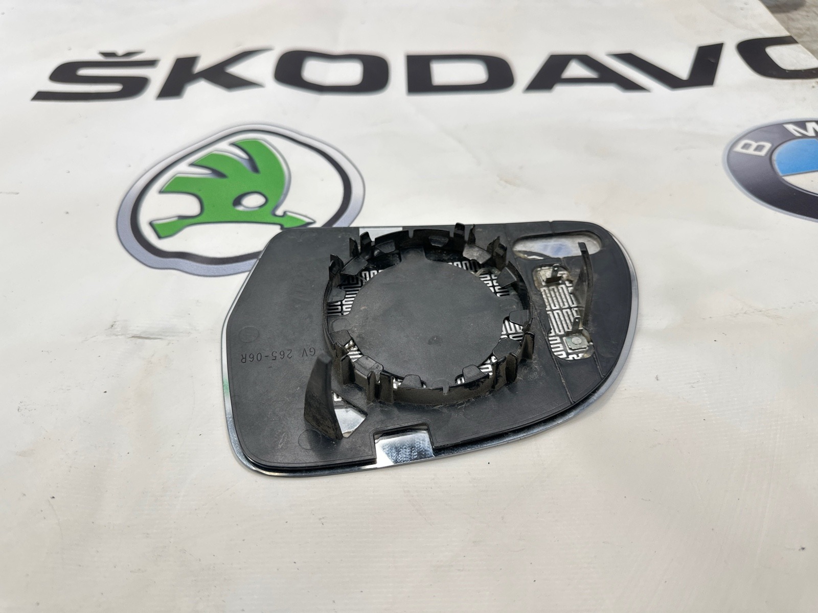 Зеркальный элемент, 1000 рублей, Москва