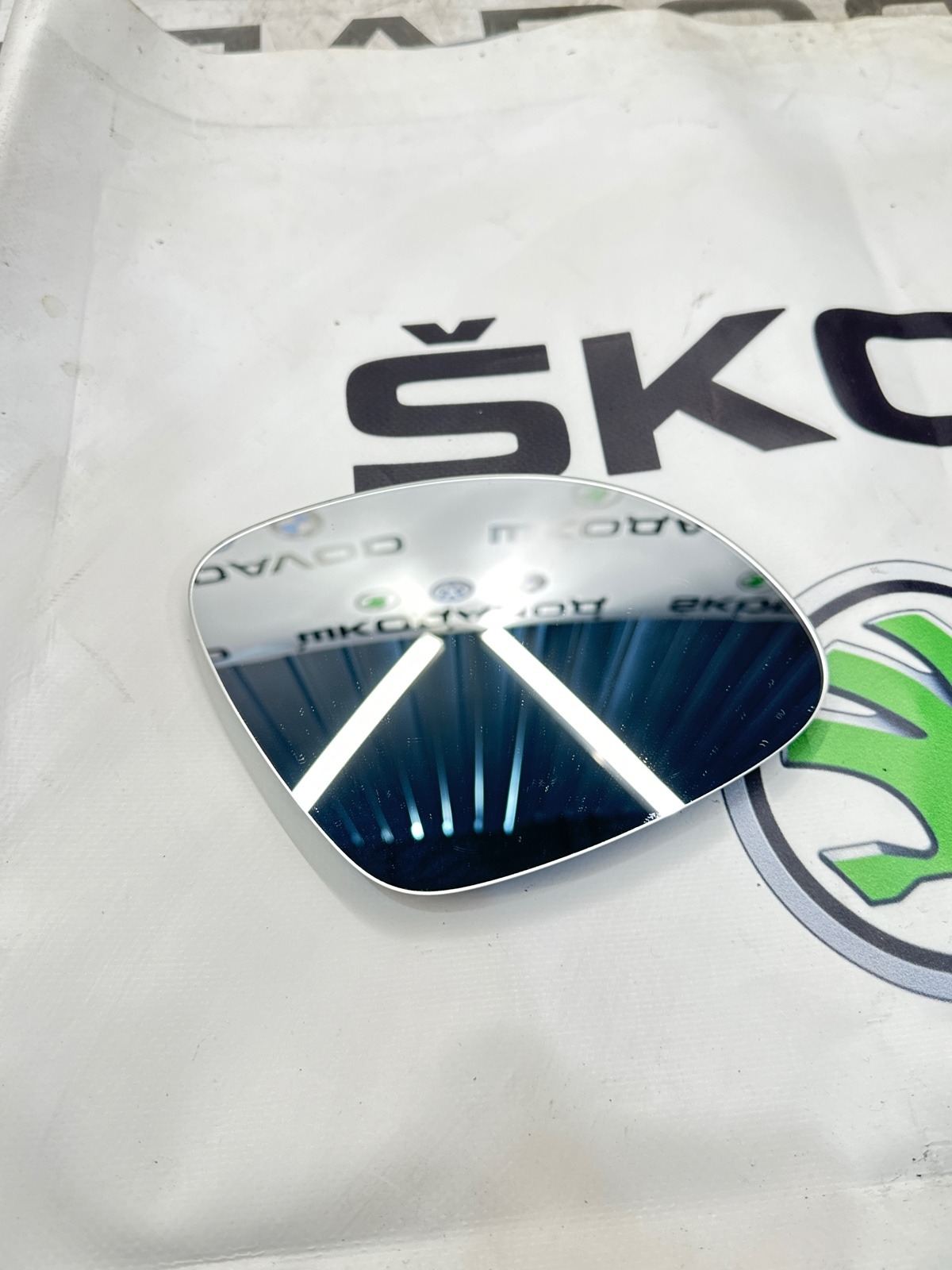 Зеркальный элемент, 3000 рублей, Москва