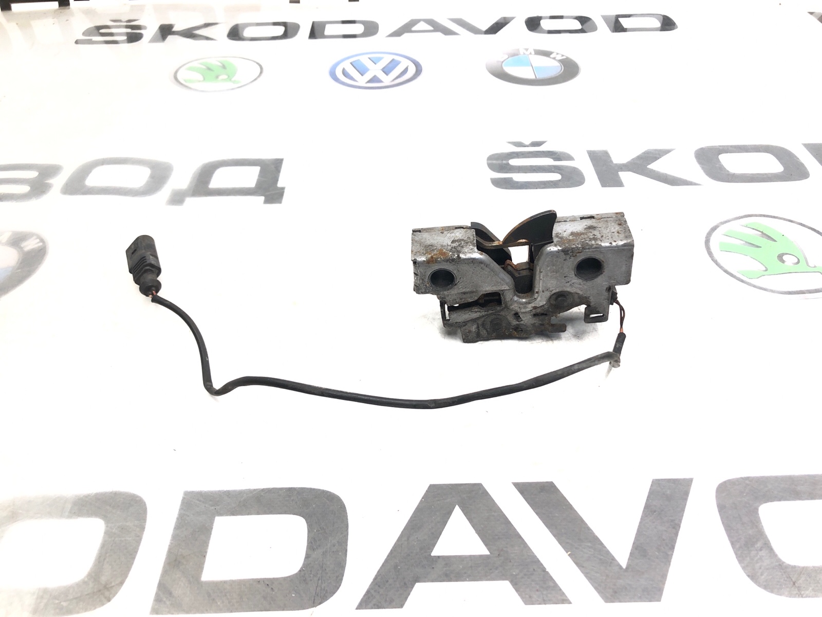 замок капота, 1500 рублей, Москва
