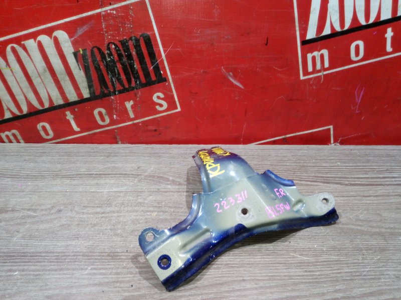 Кронштейн крыла, 500 рублей, Красноярск