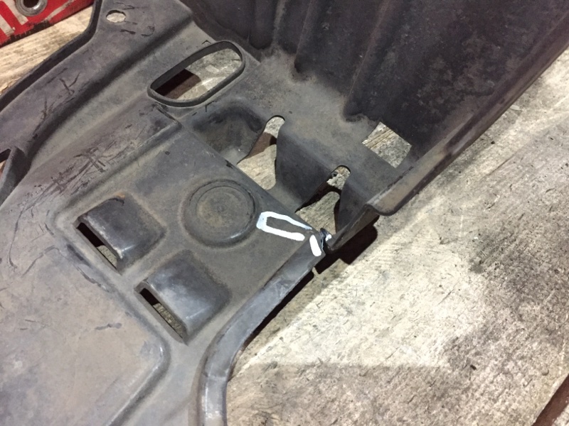 Подкрылок, 2400 рублей, Красноярск