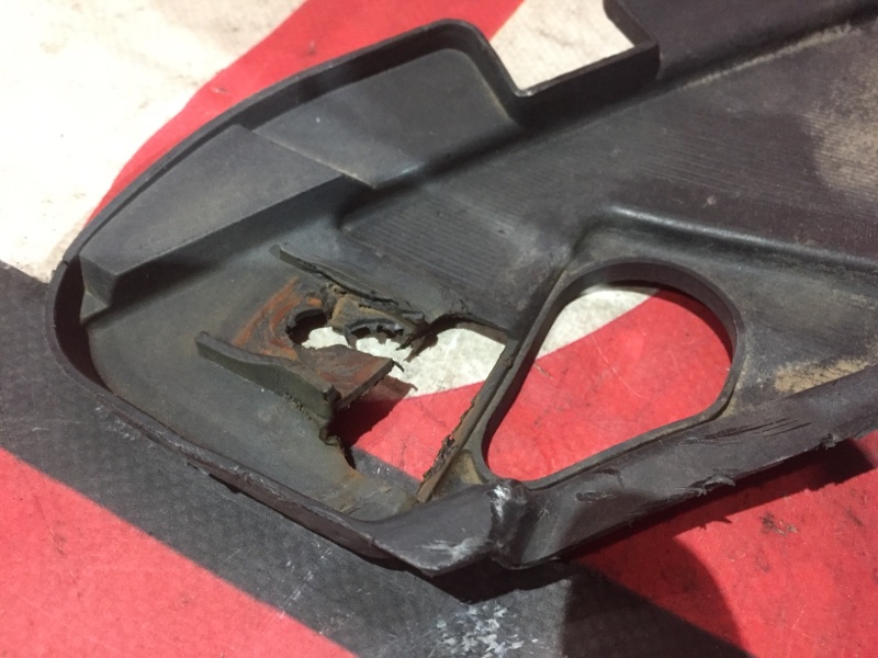 Подкрылок, 2400 рублей, Красноярск