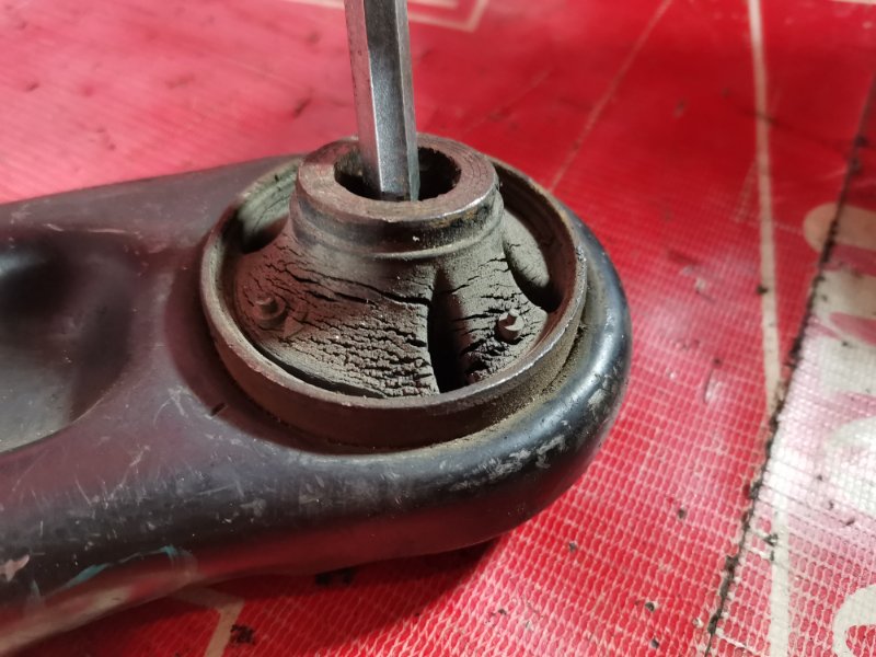 Рычаг подвески нижний, 1000 рублей, Красноярск