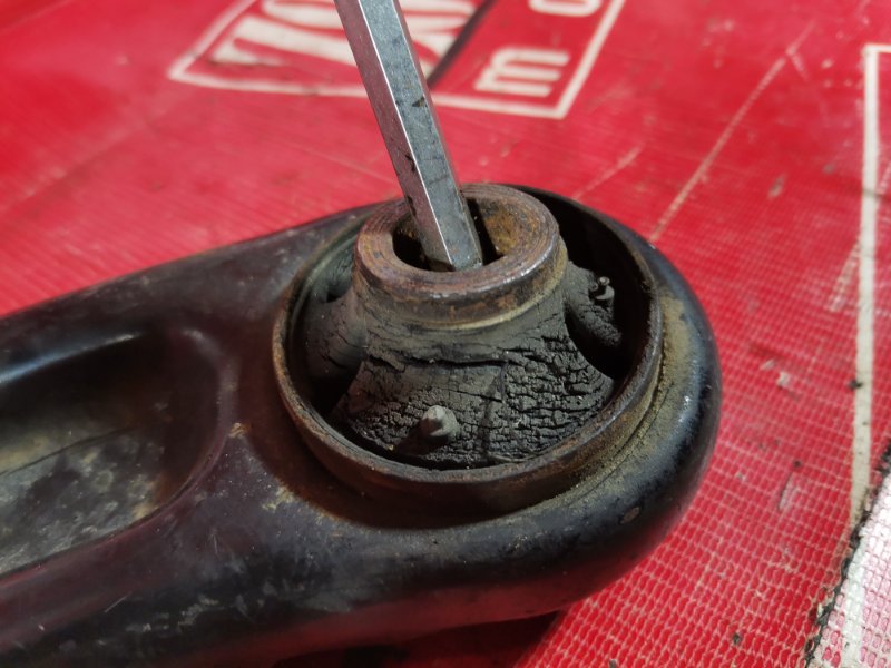 Рычаг подвески нижний, 1000 рублей, Красноярск