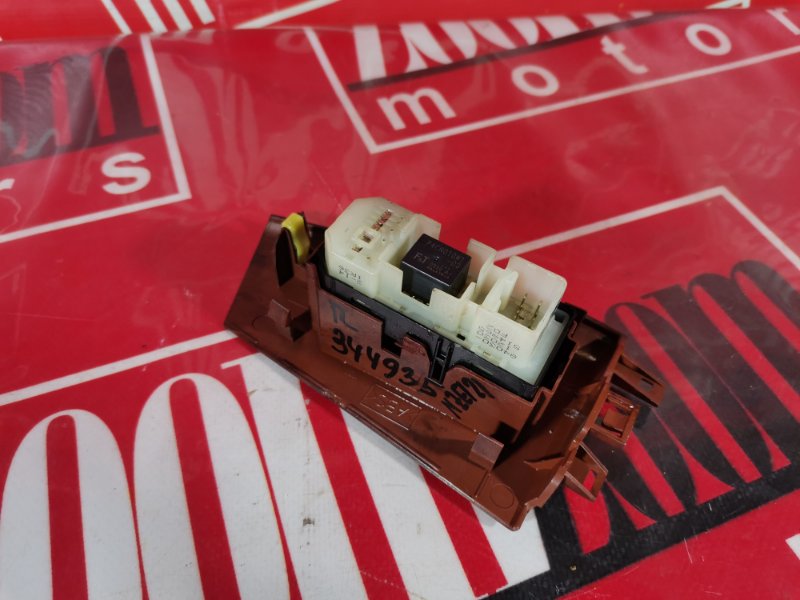 Кнопка управления стеклоподъёмником, 500 рублей, Красноярск