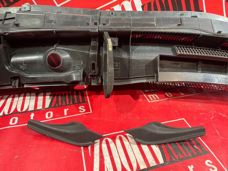 Решетка под лобовое стекло, 1000 рублей, Красноярск