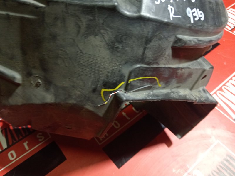 Подкрылок, 500 рублей, Красноярск