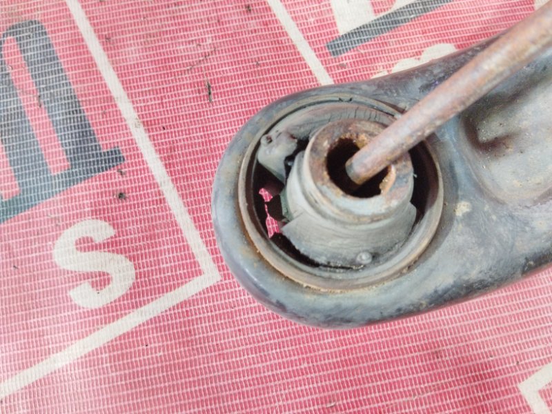 Рычаг подвески нижний, 1000 рублей, Солонцы