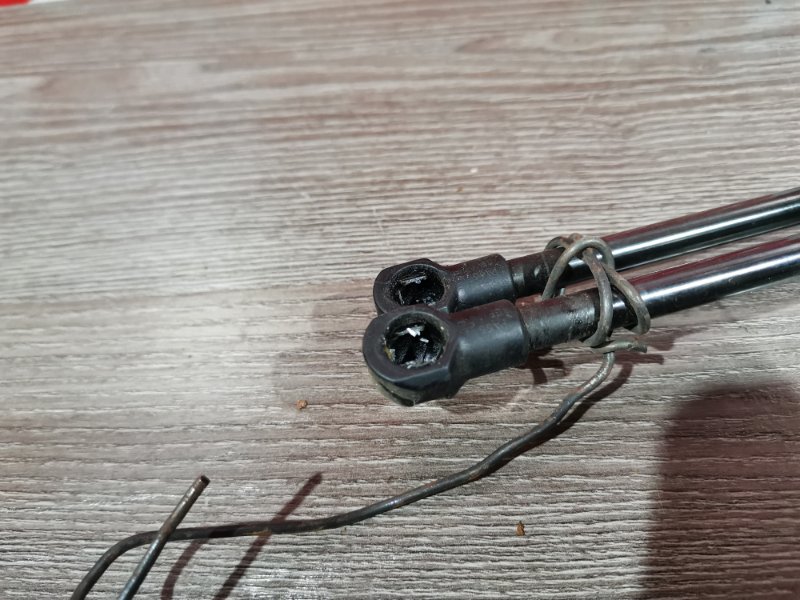 Амортизатор капота, 1000 рублей, Солонцы