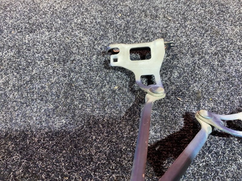 Петля (Шарнир капота), 1900 рублей, Солонцы