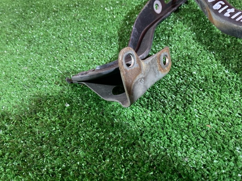 Петля (Шарнир капота), 500 рублей, Солонцы