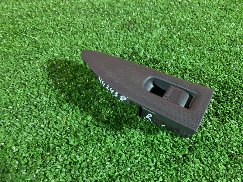 Кнопка управления стеклоподъёмником, 300 рублей, Солонцы