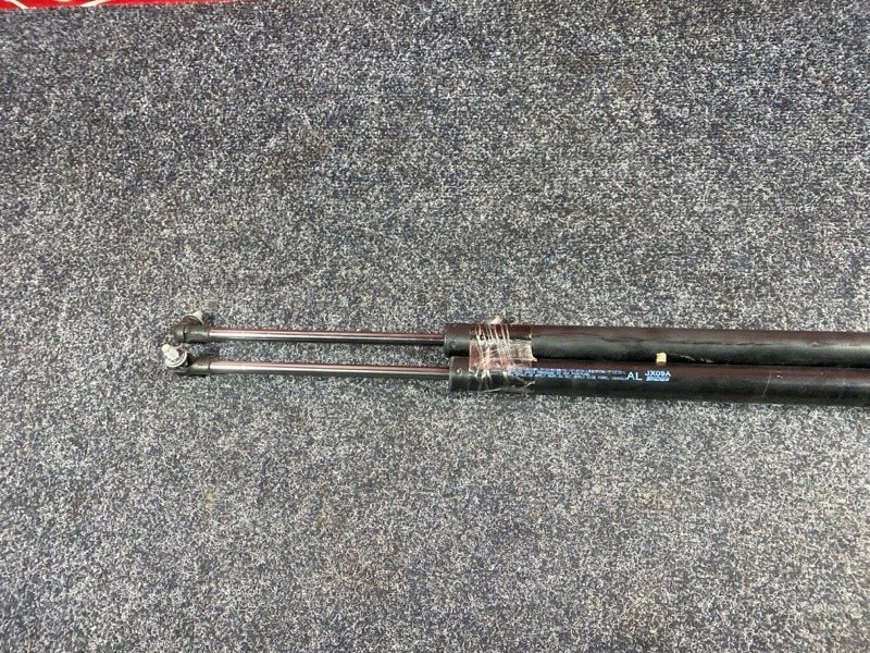 Амортизатор багажника, 1900 рублей, Солонцы