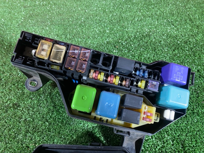 Блок реле и предохранителей, 1000 рублей, Солонцы