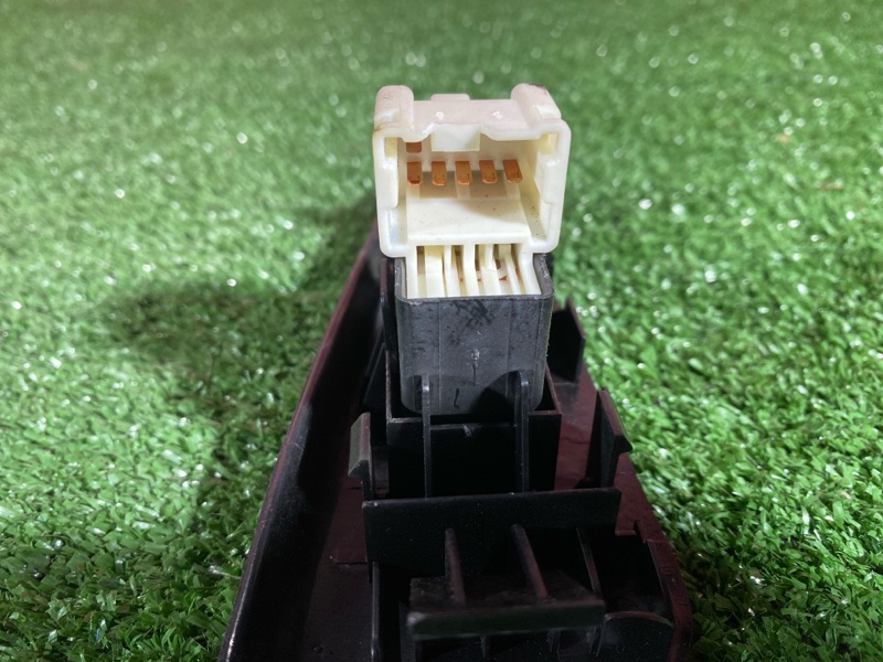 Кнопка управления стеклоподъёмником, 500 рублей, Солонцы