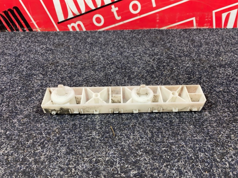 Кронштейн бампера, 500 рублей, Солонцы