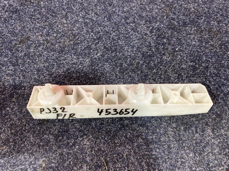 Кронштейн бампера, 500 рублей, Солонцы