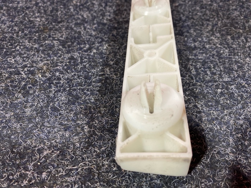 Кронштейн бампера, 500 рублей, Солонцы