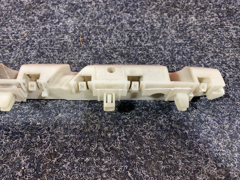 Кронштейн бампера, 1000 рублей, Солонцы