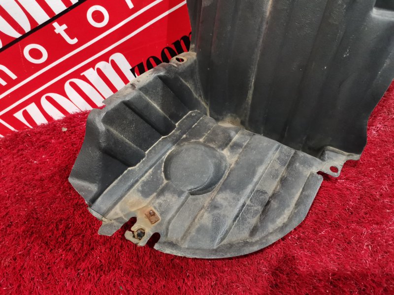 Подкрылок, 2000 рублей, Красноярск