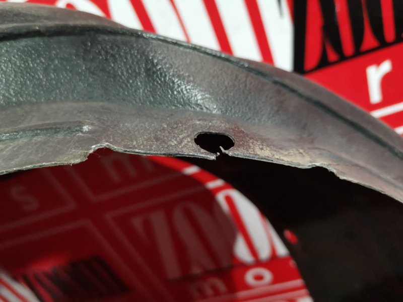 Подкрылок, 2000 рублей, Красноярск