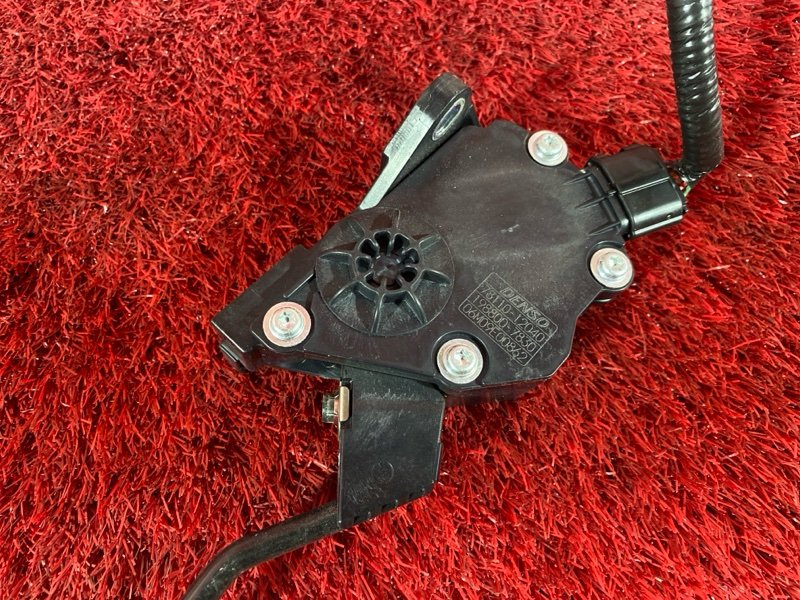 Педаль газа, 500 рублей, Солонцы