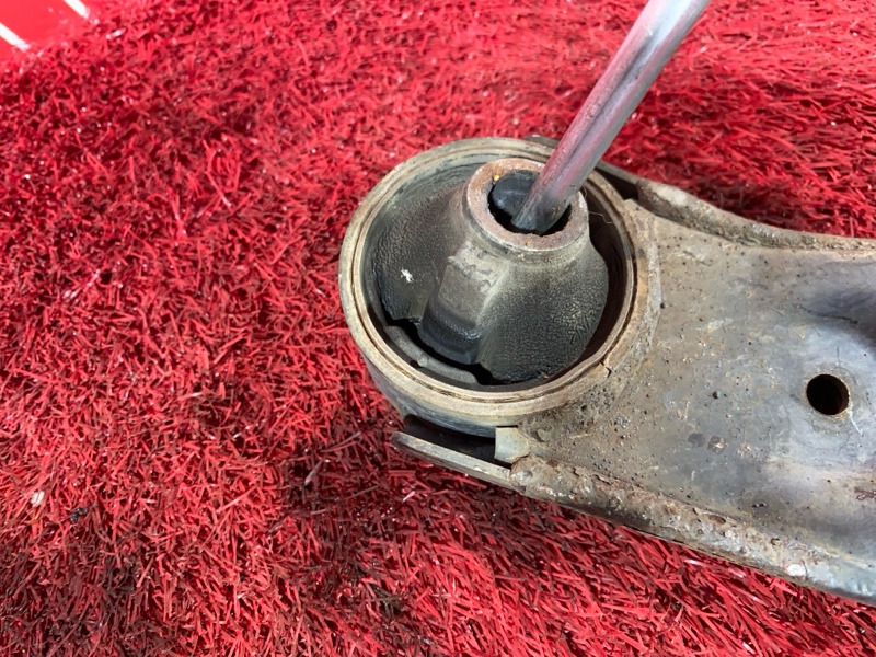 Рычаг подвески нижний, 2000 рублей, Солонцы