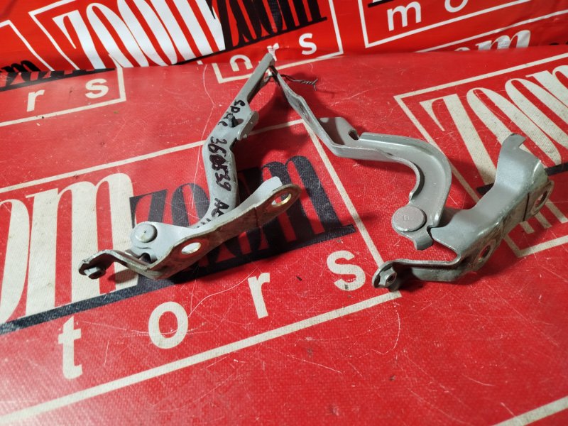 Петля (Шарнир капота), 1000 рублей, Красноярск