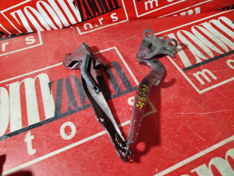 Петля (Шарнир капота), 1000 рублей, Красноярск