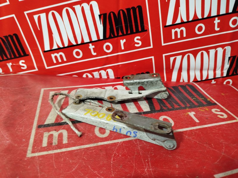 Петля (Шарнир капота), 500 рублей, Красноярск