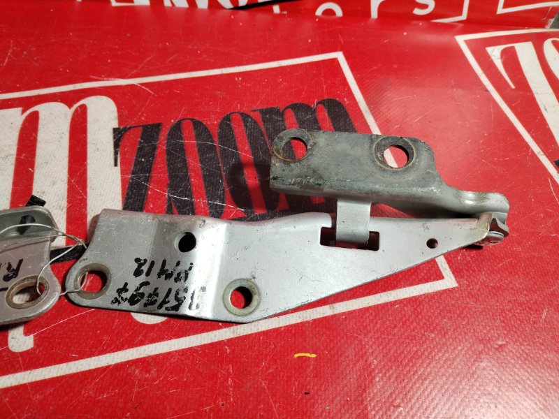 Петля (Шарнир капота), 500 рублей, Красноярск