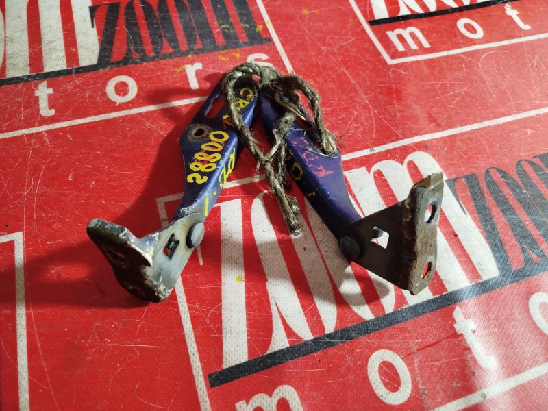 Петля (Шарнир капота), 1000 рублей, Красноярск