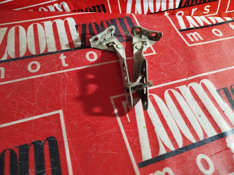 Петля (Шарнир капота), 1000 рублей, Красноярск