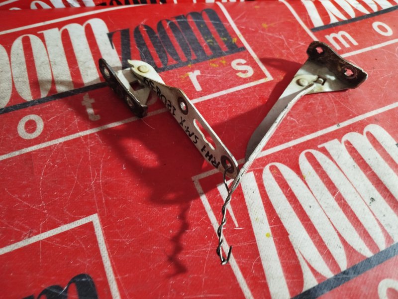 Петля (Шарнир капота), 500 рублей, Красноярск