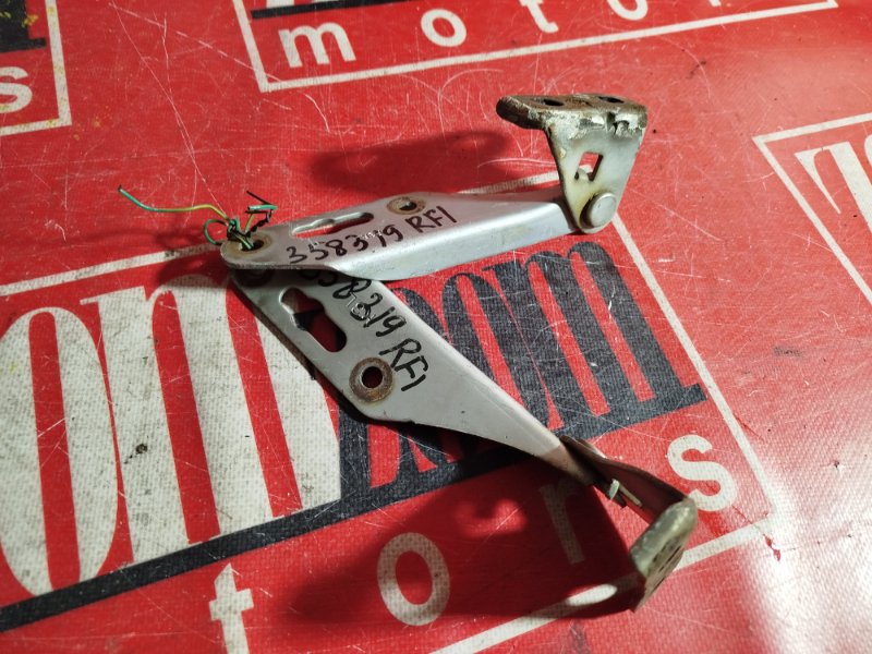 Петля (Шарнир капота), 500 рублей, Красноярск