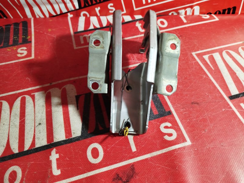 Петля (Шарнир капота), 1000 рублей, Красноярск