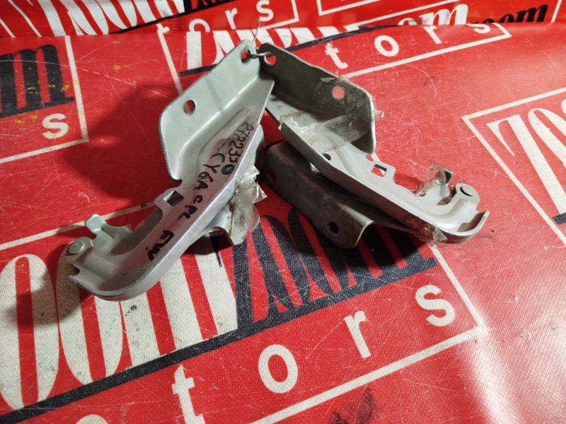 Петля (Шарнир капота), 1000 рублей, Красноярск