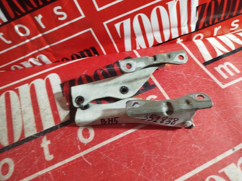 Петля (Шарнир капота), 400 рублей, Красноярск