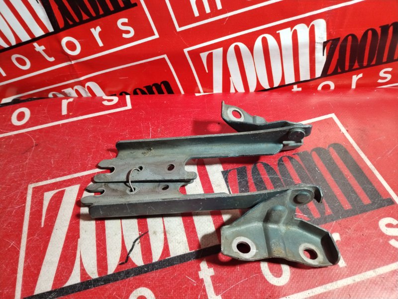 Петля (Шарнир капота), 500 рублей, Красноярск