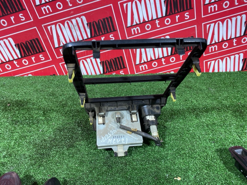 Рамка магнитолы, 7600 рублей, Солонцы