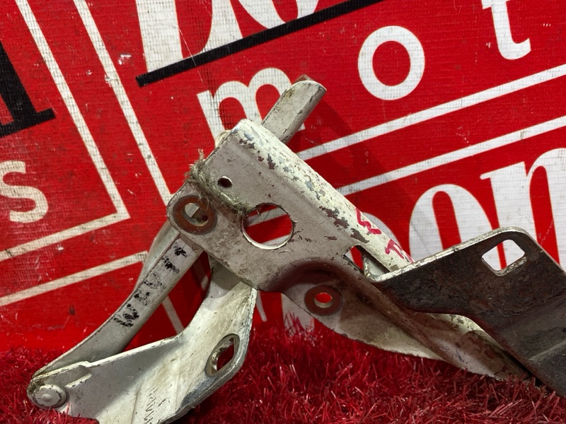 Петля (Шарнир капота), 300 рублей, Красноярск