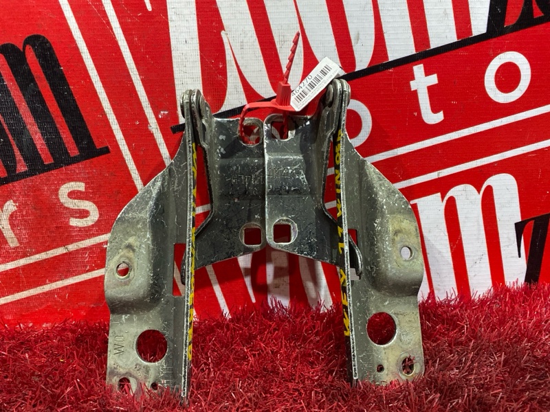 Петля (Шарнир капота), 300 рублей, Красноярск