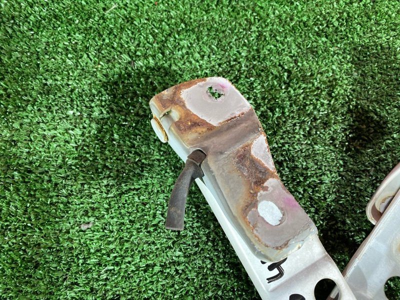 Петля (Шарнир капота), 400 рублей, Солонцы