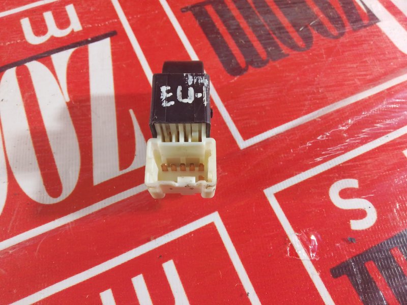 Кнопка управления стеклоподъёмником, 500 рублей, Красноярск