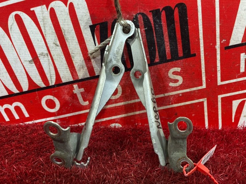 Петля (Шарнир капота), 300 рублей, Красноярск