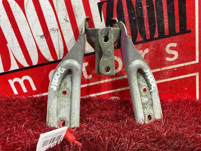 Петля (Шарнир капота), 700 рублей, Красноярск